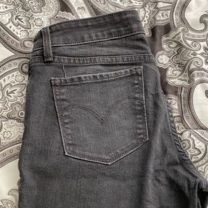 Levi’s jeans (Demi curve)
